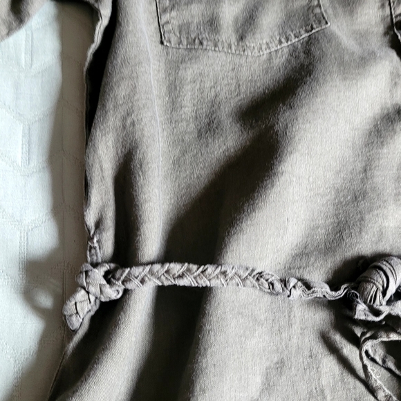 100% Linen Tunic Blouse with Braided Belt – Size L – Olive - Lady Hathaway - Picture 6 of 13